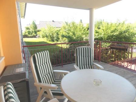 Das Bild zeigt den Balkon